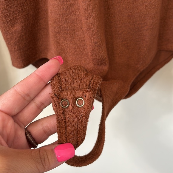 Abercrombie & Fitch Brown Long Sleeve Bodysuit - Picture 8 of 10